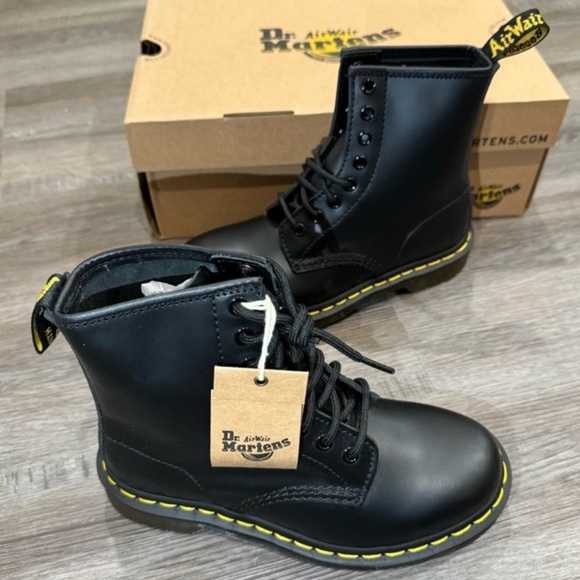 Dr Martens 1460 Black Smooth Leather Lace Up Combat Boots - Picture 1 of 13